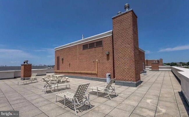 Building Photo - 1230 23rd St NW