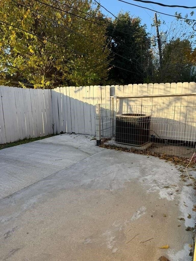 Building Photo - 7318 Boone Rd