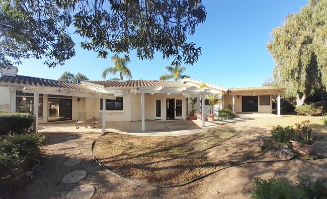 Building Photo - Fallbrook Ranch House