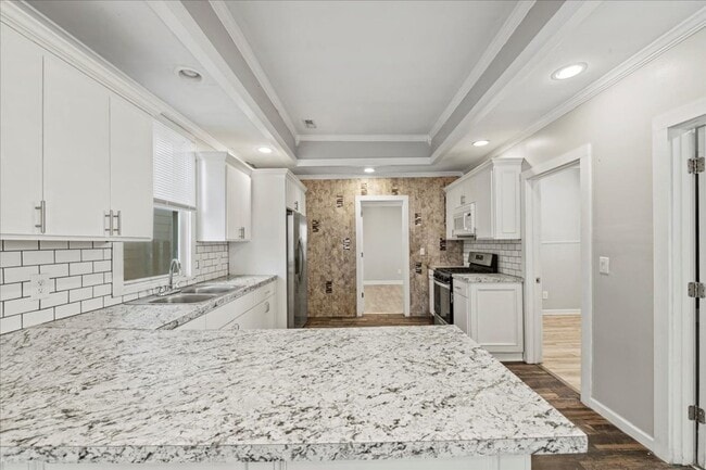 Building Photo - 1622 N Rural St