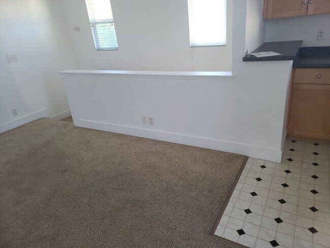 Building Photo - 1828 Matson St