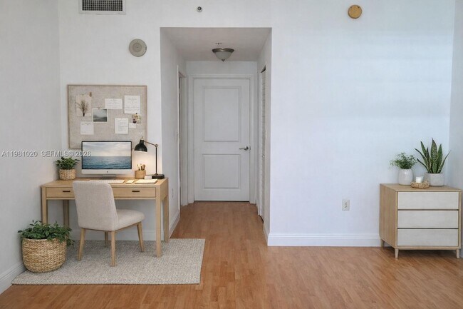 Building Photo - 500 NE 29th St