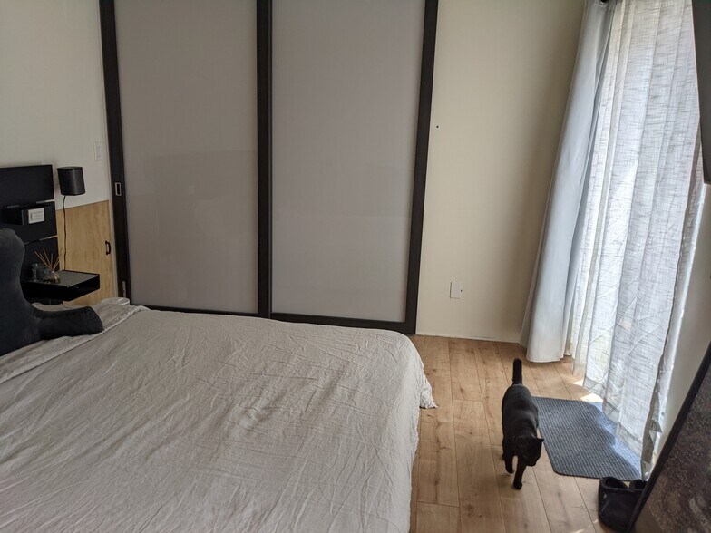 Building Photo - 820 46th St