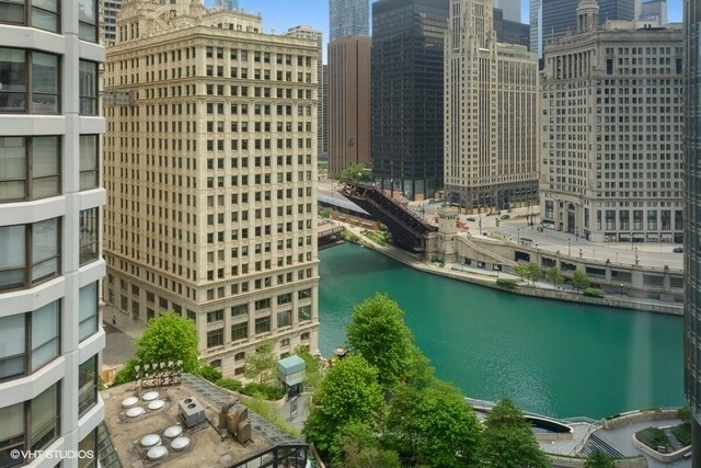 Building Photo - 403 N Wabash Ave