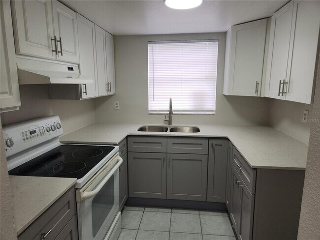 Building Photo - 9831 Grace Dr