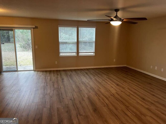 Building Photo - 306 Cedar Breeze Dr