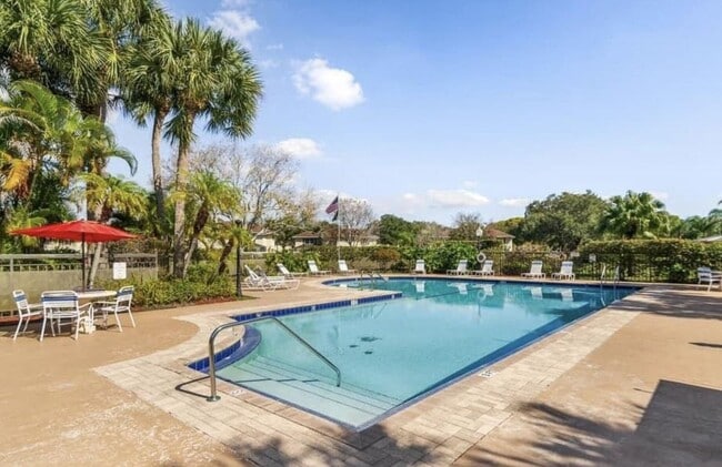 Building Photo - 40 Essex Ct