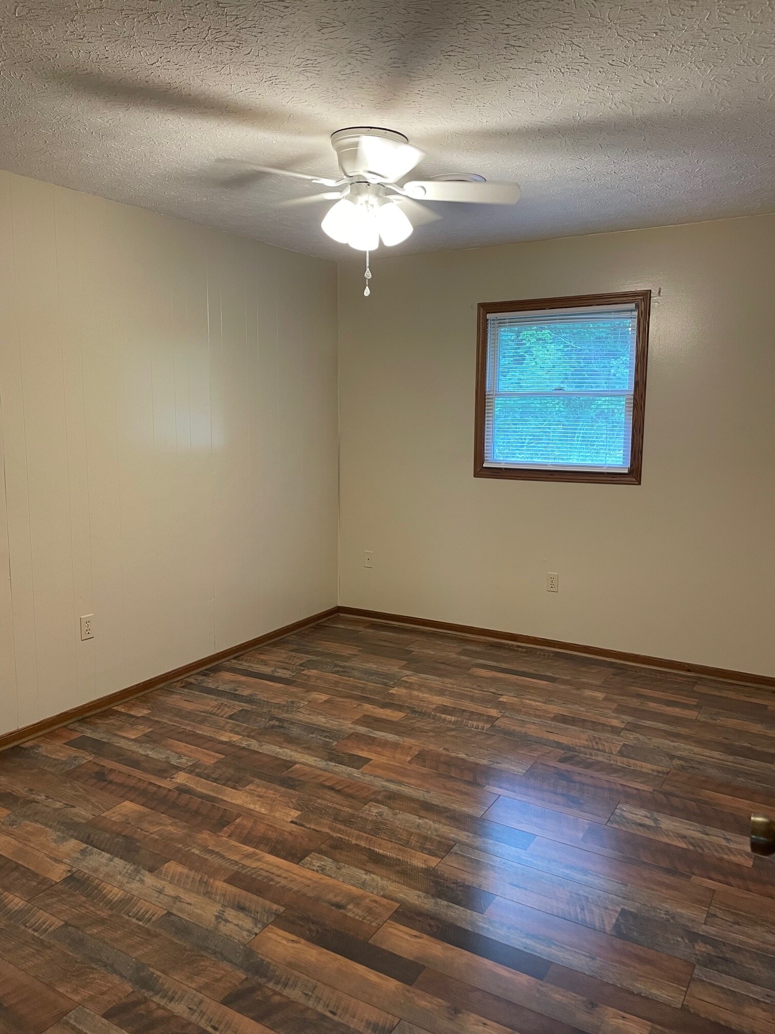 Back Bedroom - 5459 Hebbardsville Rd