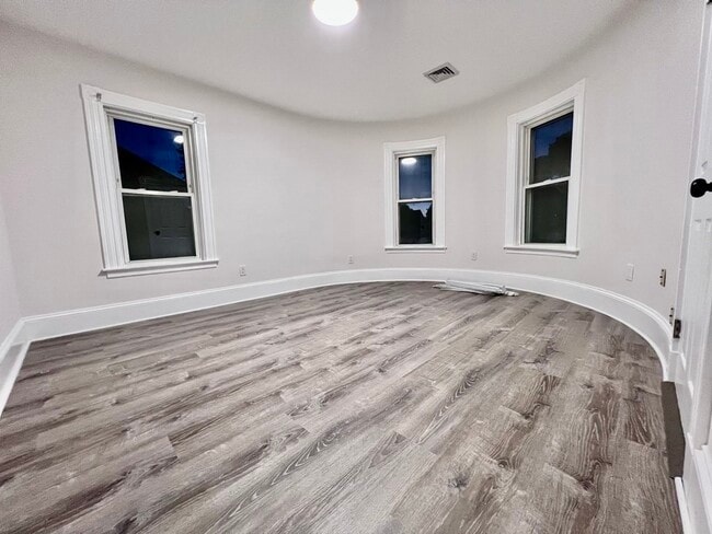 Building Photo - 88 Elmwood Ave