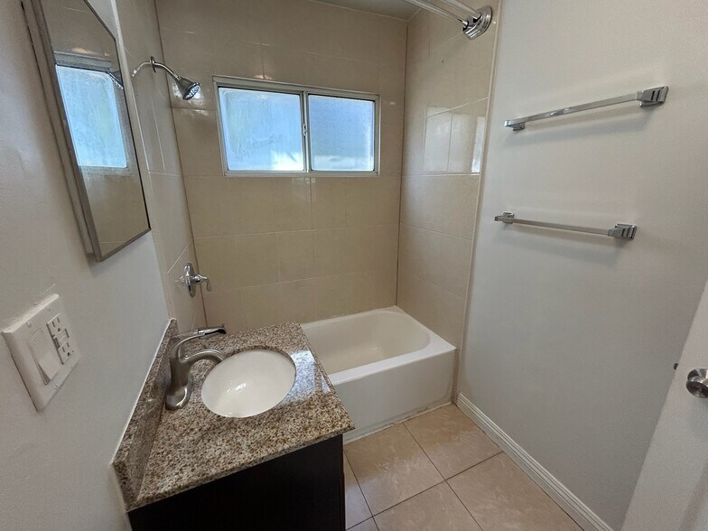 Building Photo - 3821 Rosemead Ave