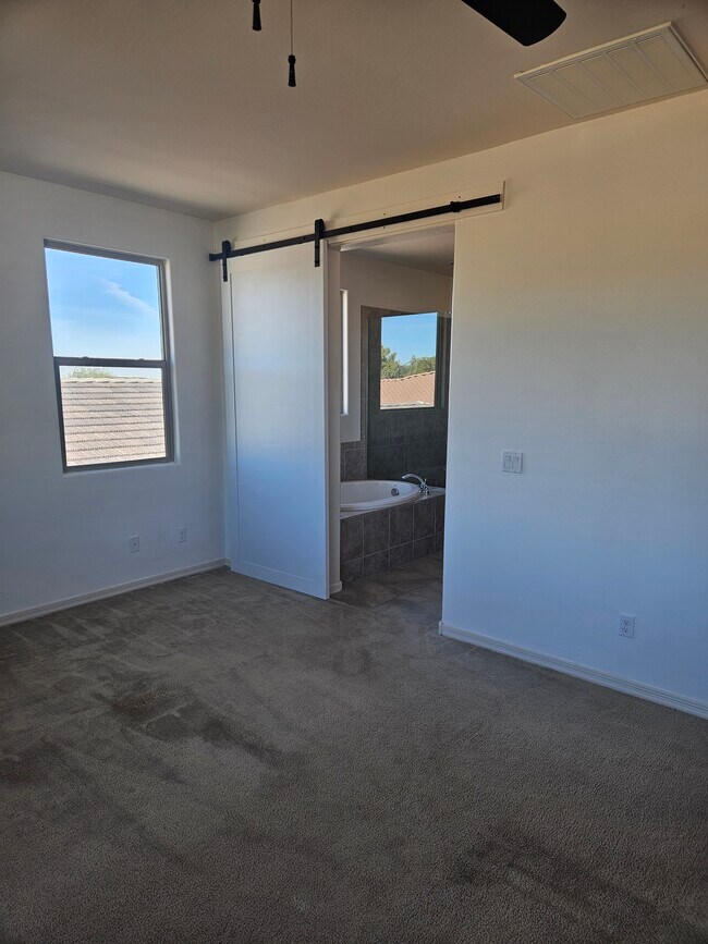 Building Photo - 20466 W Legend Trail