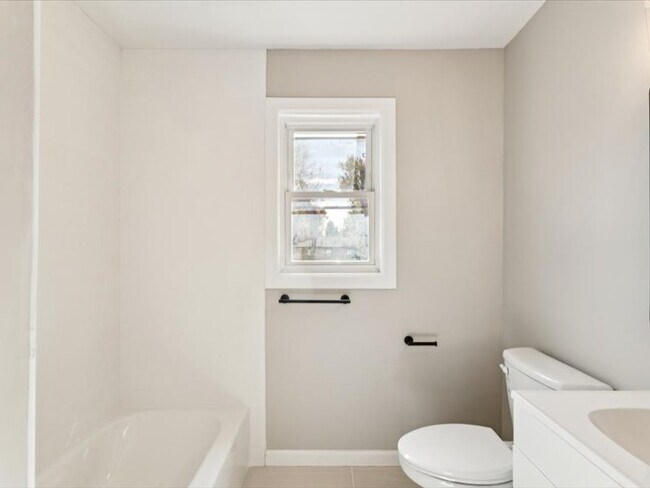 Building Photo - 411 W 46th St