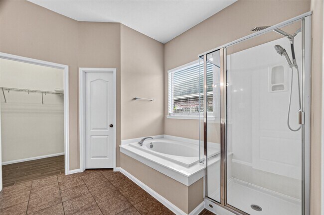 Building Photo - 16007 Hidden Manor Dr