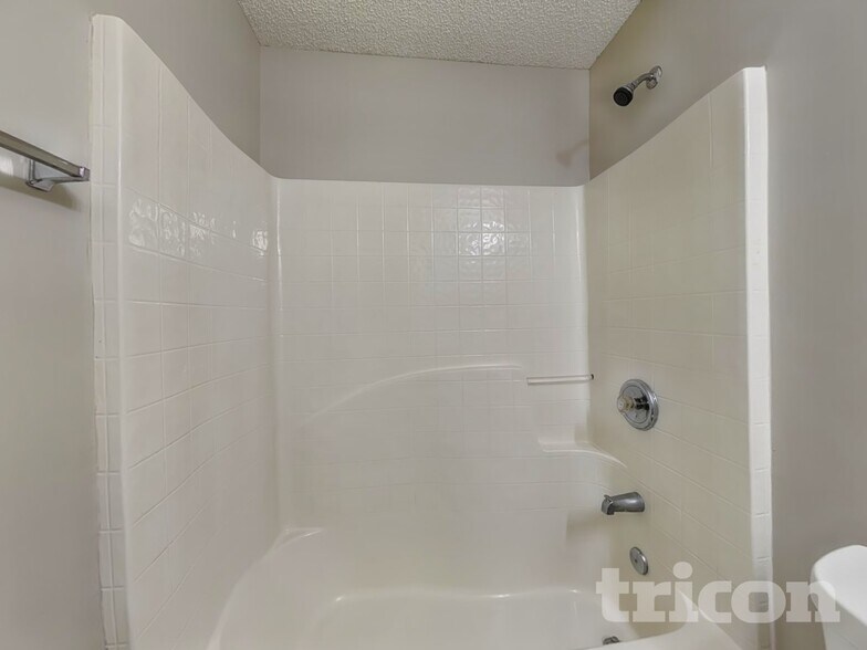 Building Photo - 111 Darbys Run Way