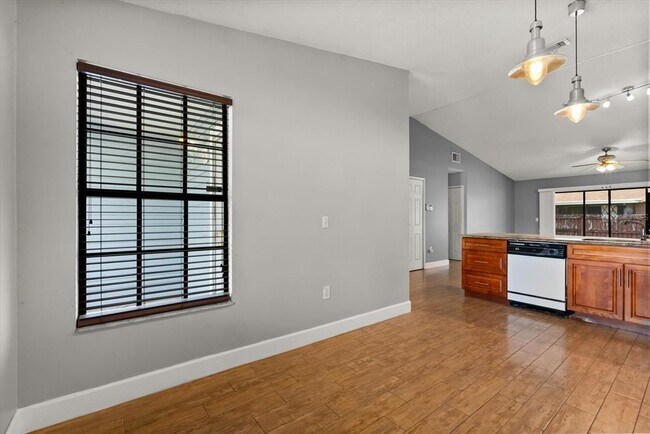 Building Photo - 8110 Canyon Oak Ln