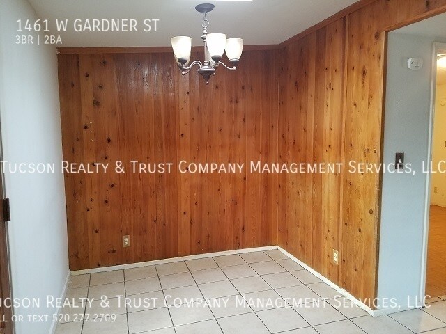 Building Photo - 1461 W Gardner St