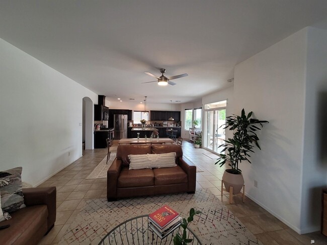 Building Photo - 3689 W 39th St