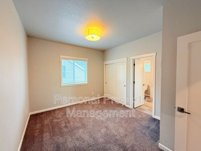 Building Photo - 16336 NE 21st St