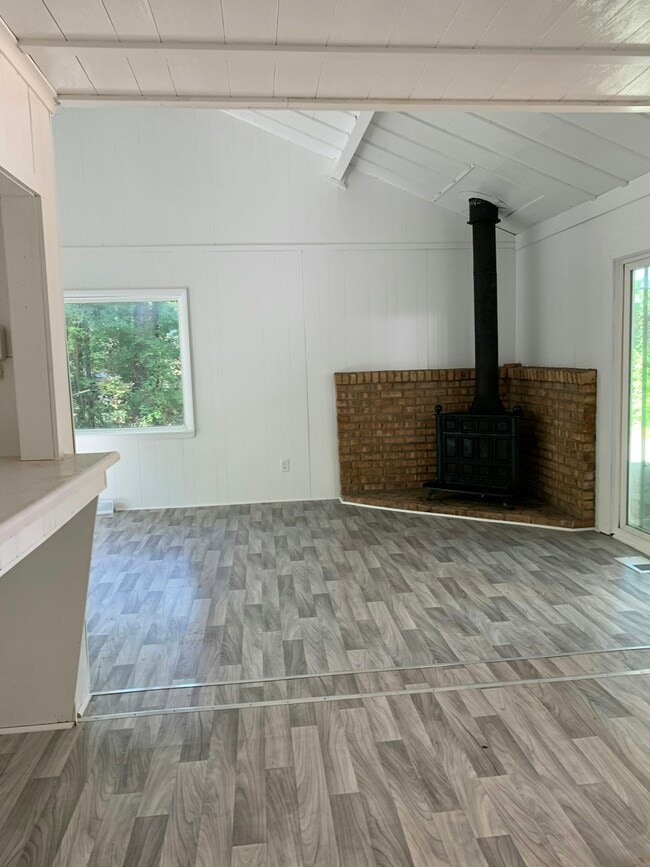 Building Photo - 4472 Brott Rd