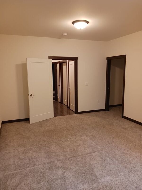 Building Photo - 942 Hadley Way