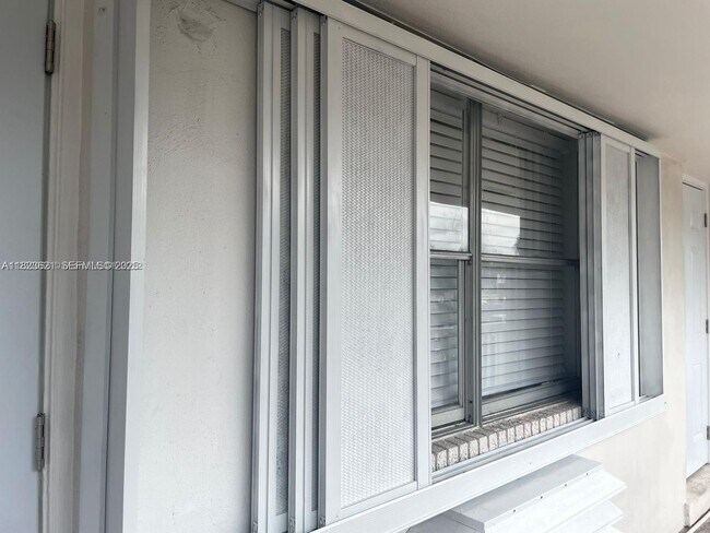 Building Photo - 1816 McKinley St