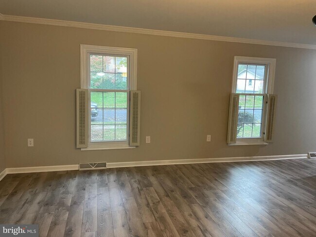 Building Photo - 228 Indian Creek Dr