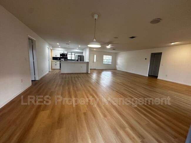 Building Photo - 10647 Deergrass Ln