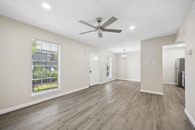 Building Photo - 8939 Gaylord Dr