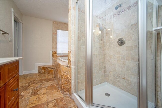 Building Photo - 6905 Palestine St