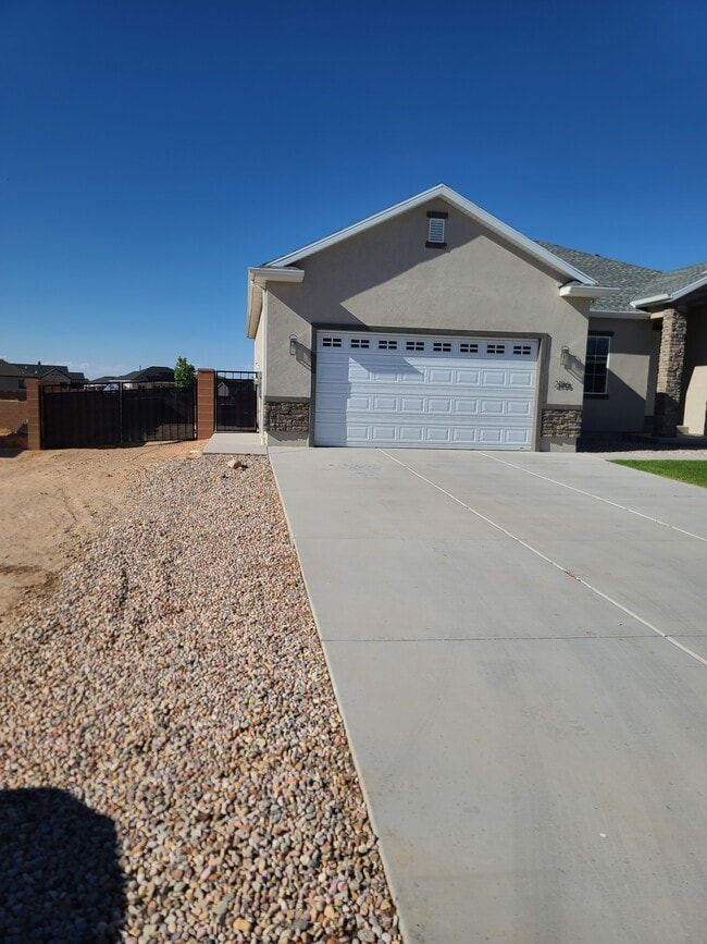Building Photo - 2156 War Admiral Ln