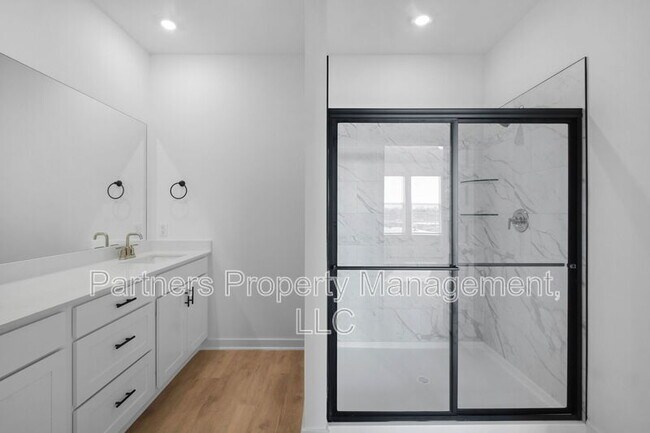 Building Photo - 411 W Taverner Xing