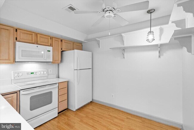 Building Photo - 12221 Fairfield House Dr