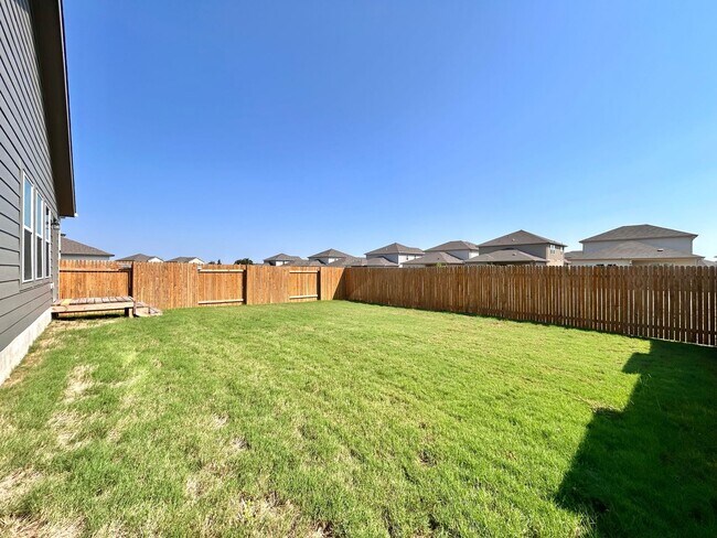 Building Photo - Charming 3-Bed, 2-Bath Home with Modern Up...