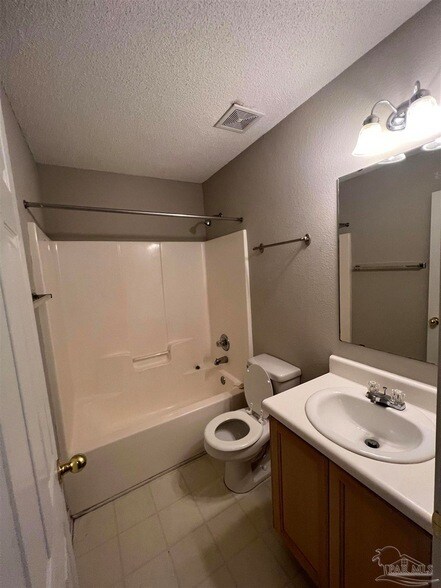 Building Photo - 5294 Overbrook Dr