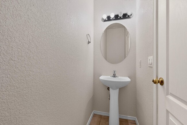 Building Photo - 6512 Los Pueblos Pl NW