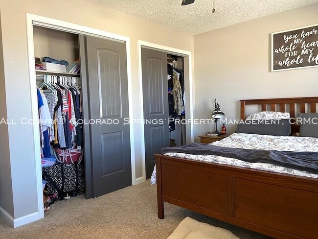 Building Photo - 5020 Wainwright Dr