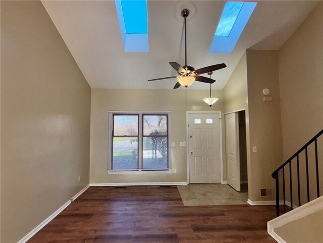 Building Photo - 16 Walnut Cir