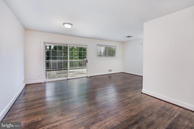 Building Photo - 7815 Bristow Dr