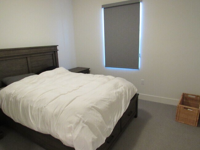 Building Photo - Gorgeous 4 Bed, 2.5 Bath Townhome in Prime Location near Downtown Livermore