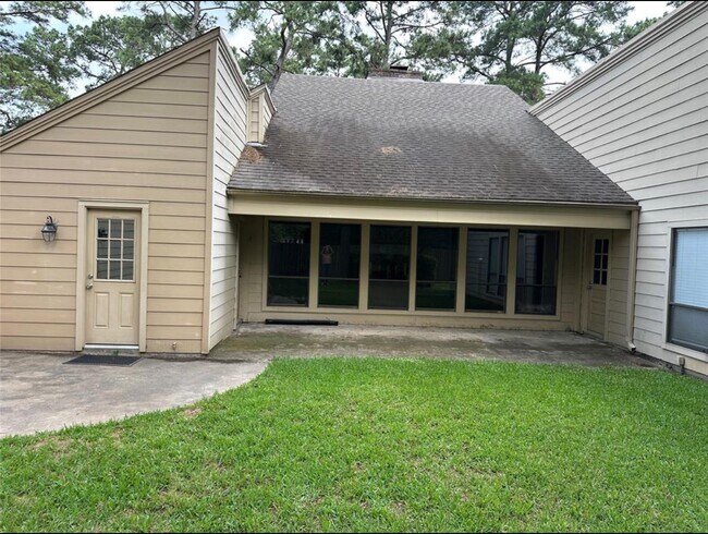 Building Photo - 17406 Spicewood Springs Ln