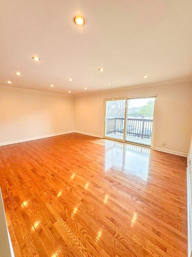 Building Photo - 675 Grove Terrace