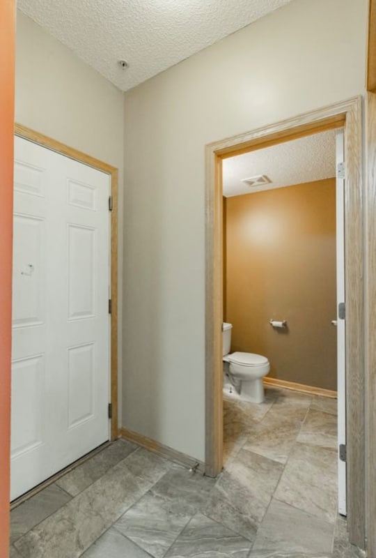 Building Photo - 1244 Chateau Ave