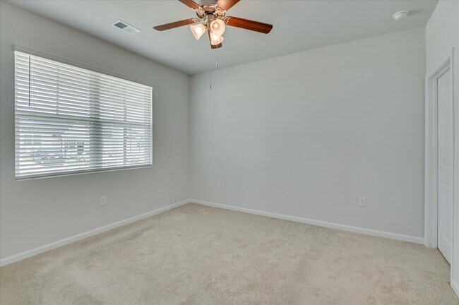 Building Photo - 842 Feldspar