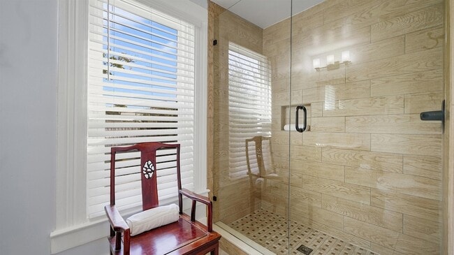 Building Photo - 14 Sanchez Ave