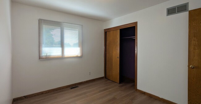 Building Photo - Spacious 3-Bedroom, 2-Bathroom Home
