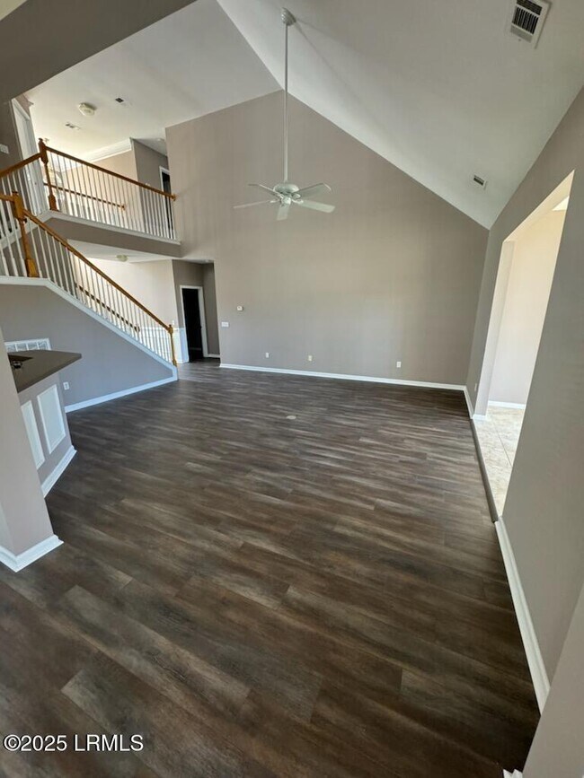 Building Photo - 130 Pinecrest Dr