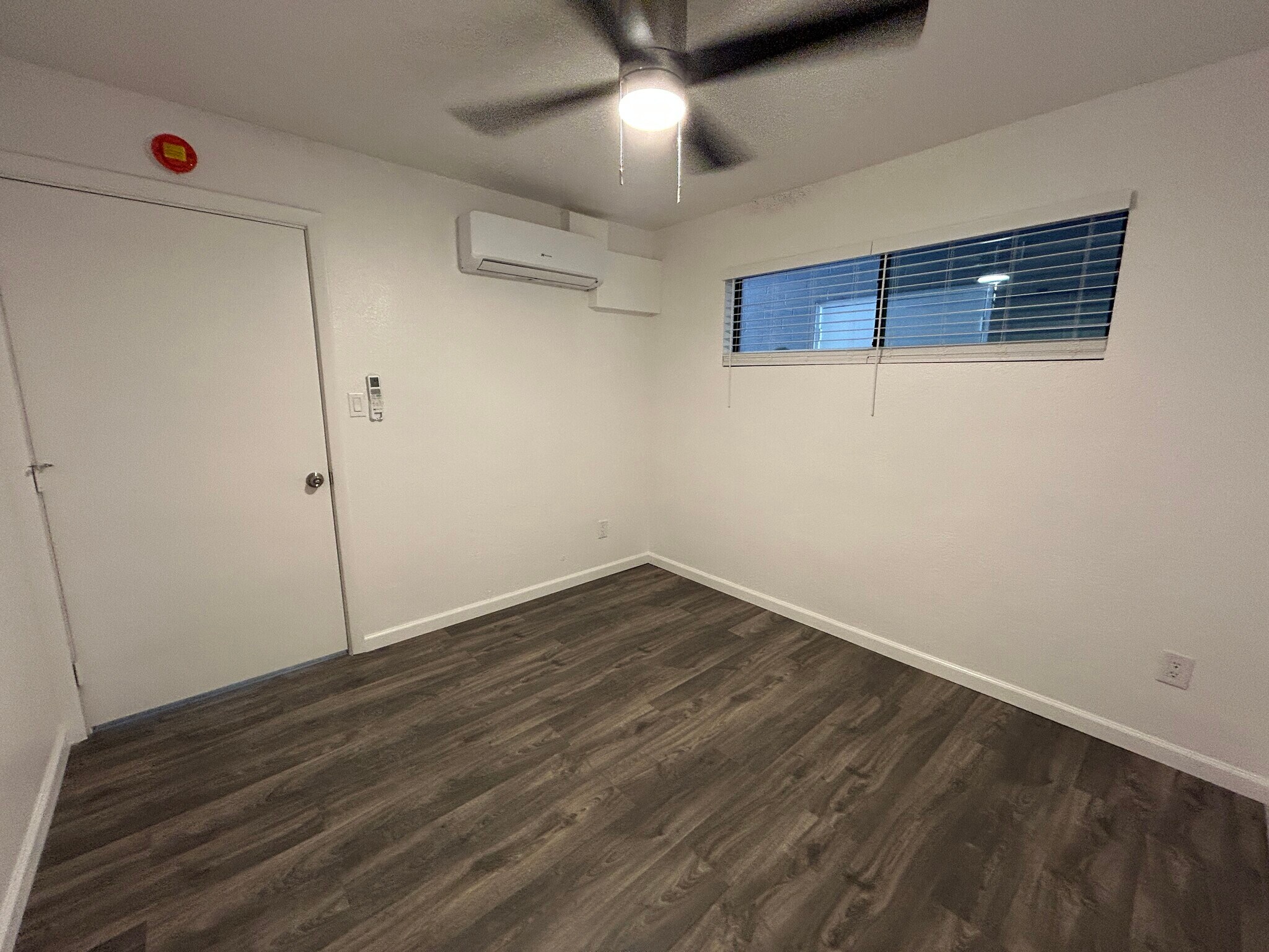 Building Photo - 2122 S Granada Dr