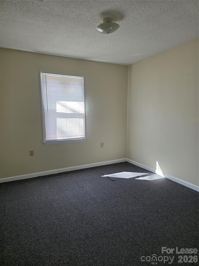 Building Photo - 702 Cotton St