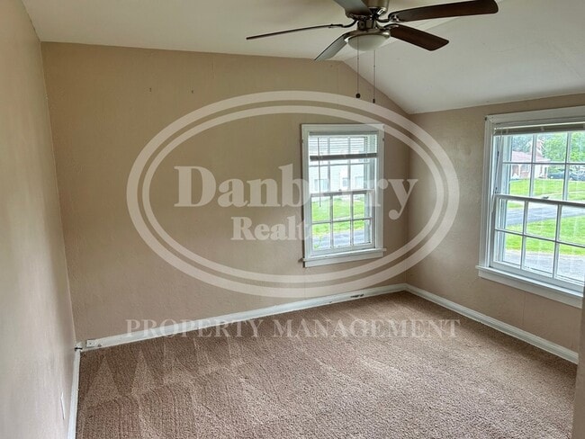 Building Photo - 1027 Secor Rd