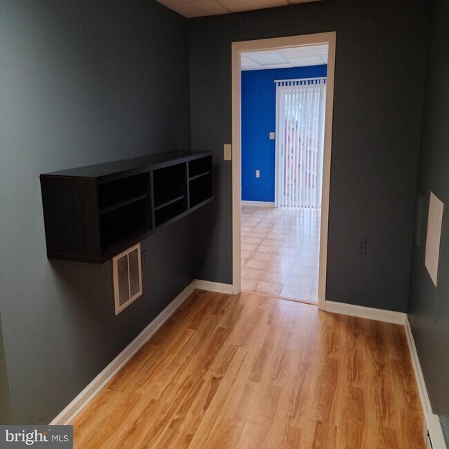 Building Photo - 135 Hill Valley Dr